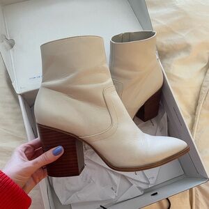 Aldo Thielle white leather booties